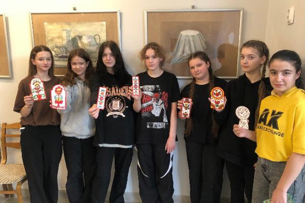 В Черняховской ДХШ стартовала школьная акция «Дети — детям».