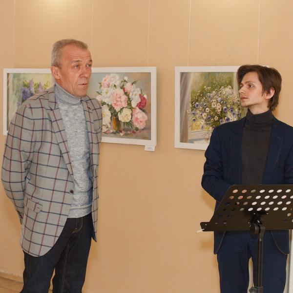Выставка черняховского художника Игоря Суратова
