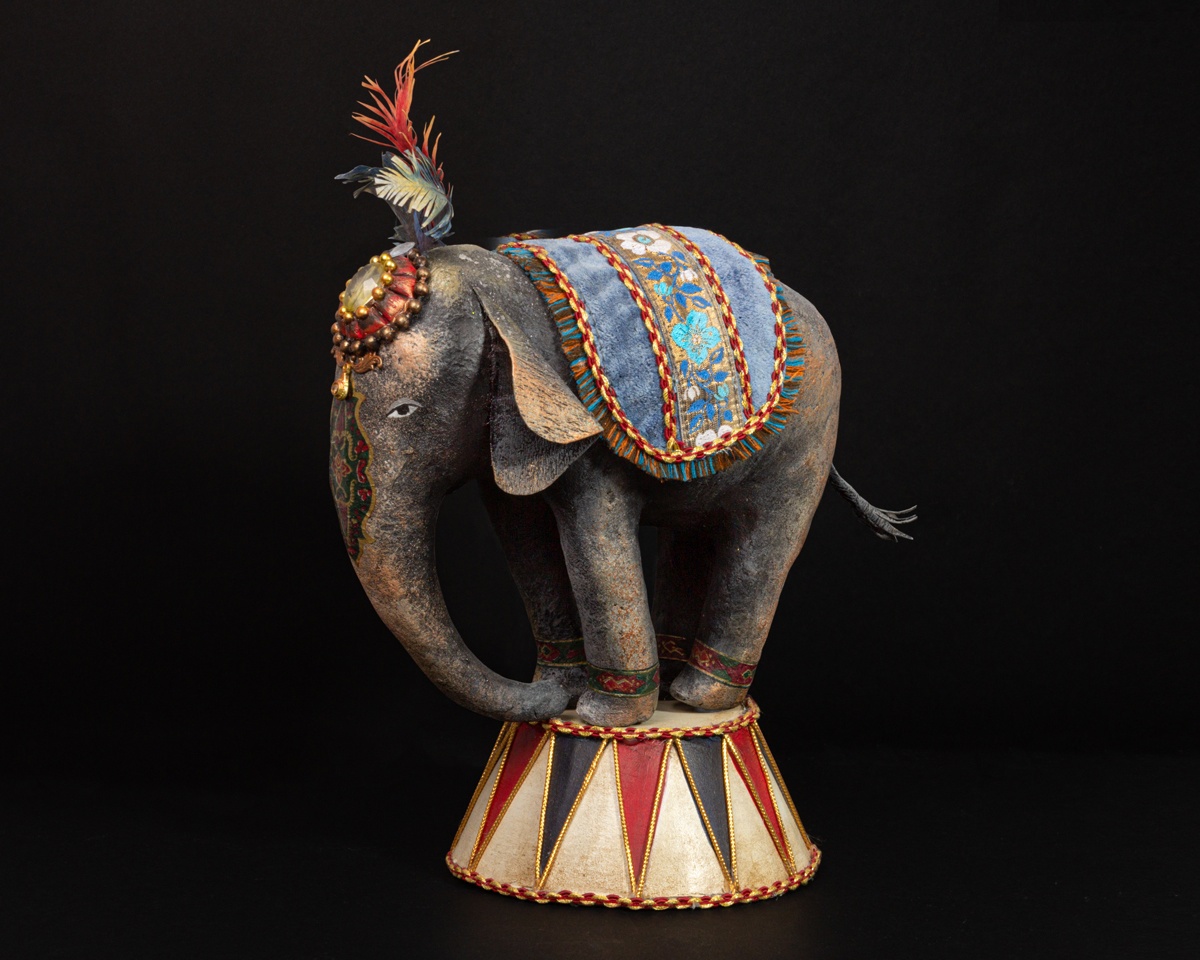 Авторская игрушка «Слон» из серии «Цирк»